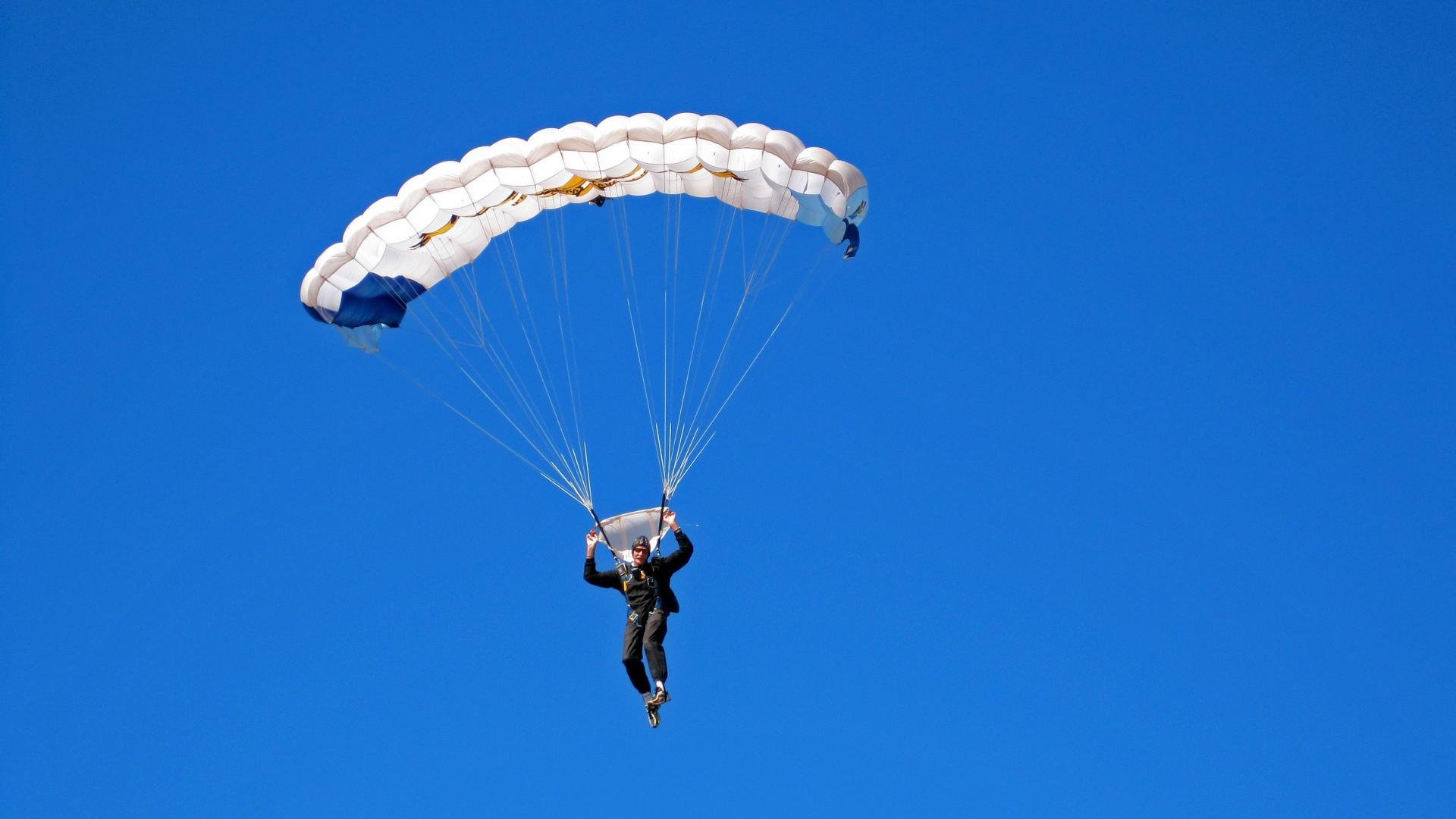 “漂移艺术：弯道中的速度舞者”，漂移舞蹈视频