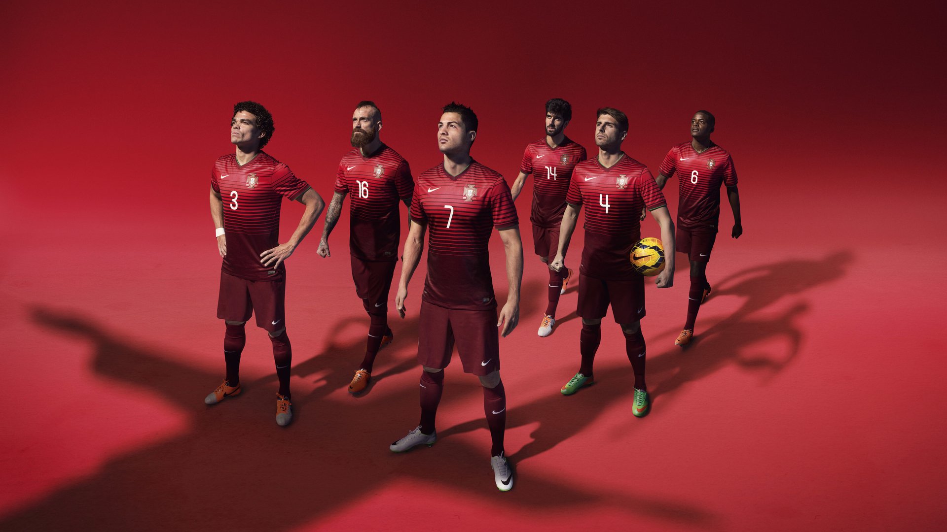 粉丝自制停车接力赛：疯狂创意大放送